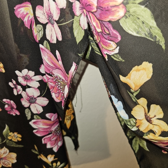 Rue 21 Womans Floral Cardigan - Picture 3 of 11